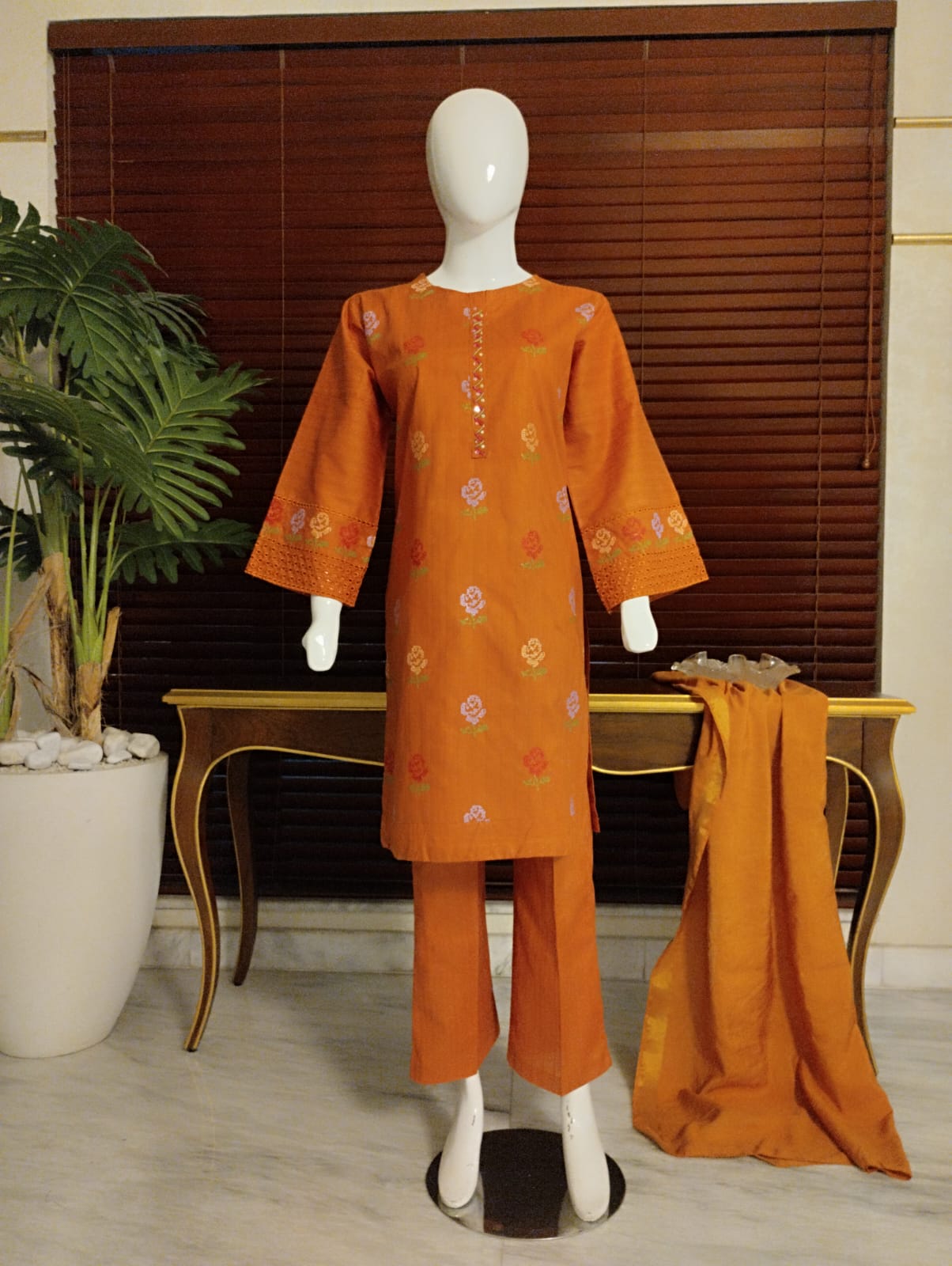 Embroided 3piece