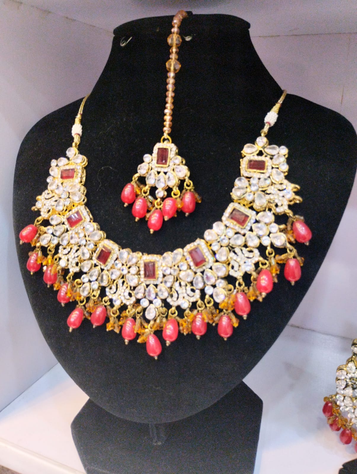 Mahraani Chokar Set