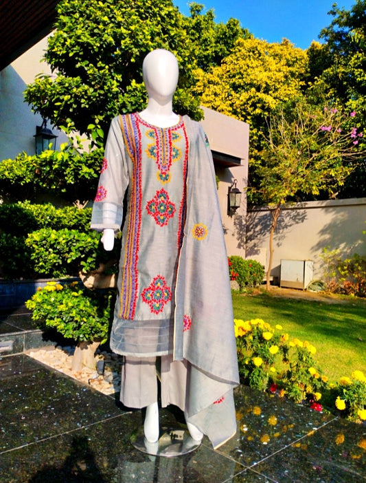 Khaddi  Lawn Embroided 3piece